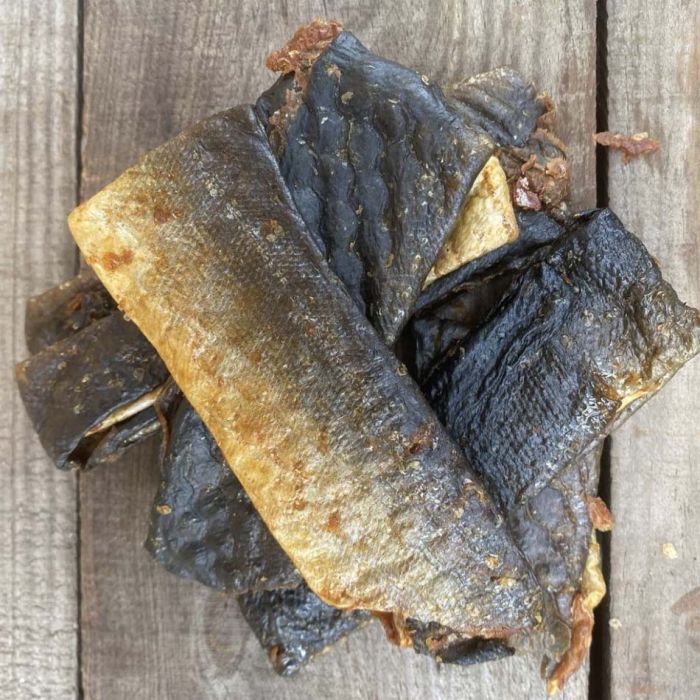 Salmon Skin Flatties 1kg